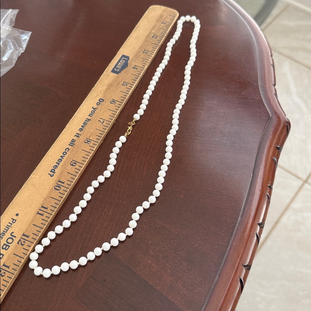 Vintage Monet White Bead Necklace - Picture 4 of 4